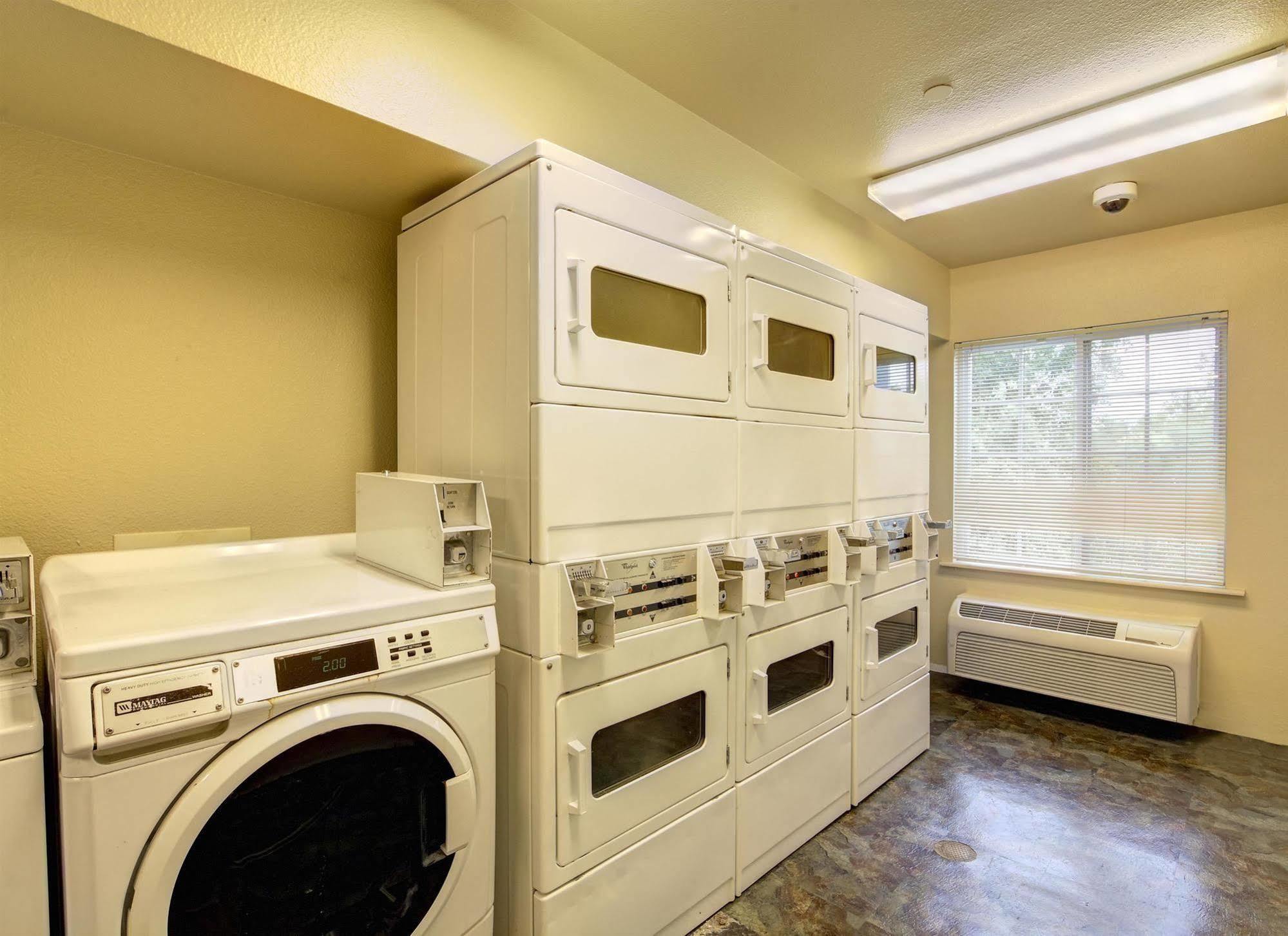 Woodspring Suites Harlingen Esterno foto